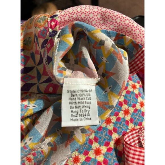 Johnny Was
Jade Mixed-Print V-Neck 3/4-Sleeve Silk Top Size S / NWOT - Picture 5 of 5